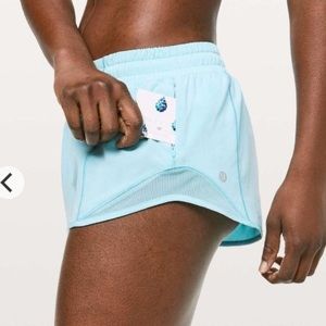 Lululemon Hotty Hot Low-Rise Lined Short 2.5”